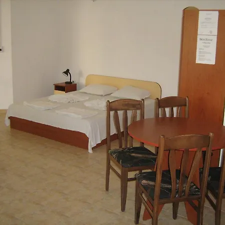 Guest house Vili Iskar 1 2*